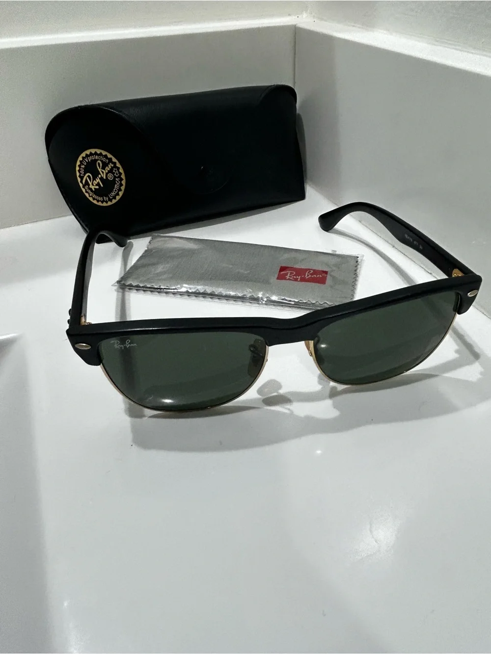 Ray-Ban signature clubmaster